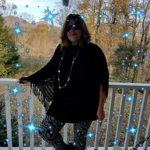 Meet your Posher, Angie